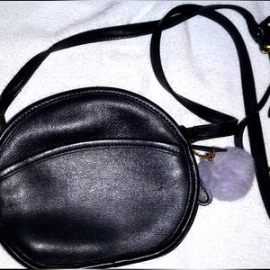 Black round mini purse. Bundle for more savings!